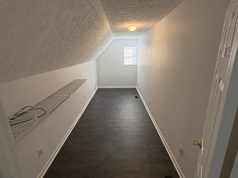 305 Mount Royal Ave — Photo 12
