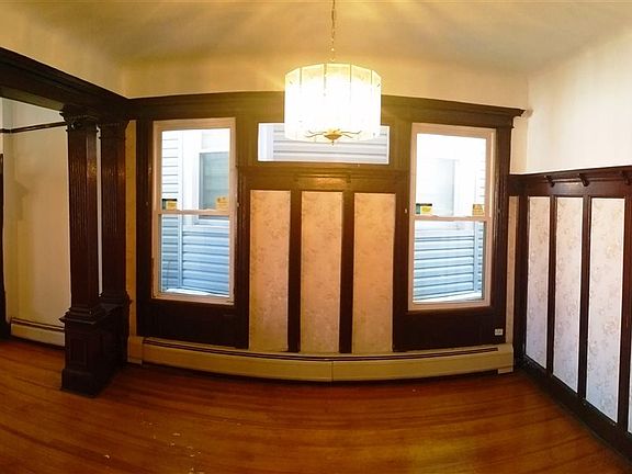 4th image of 305 Union St