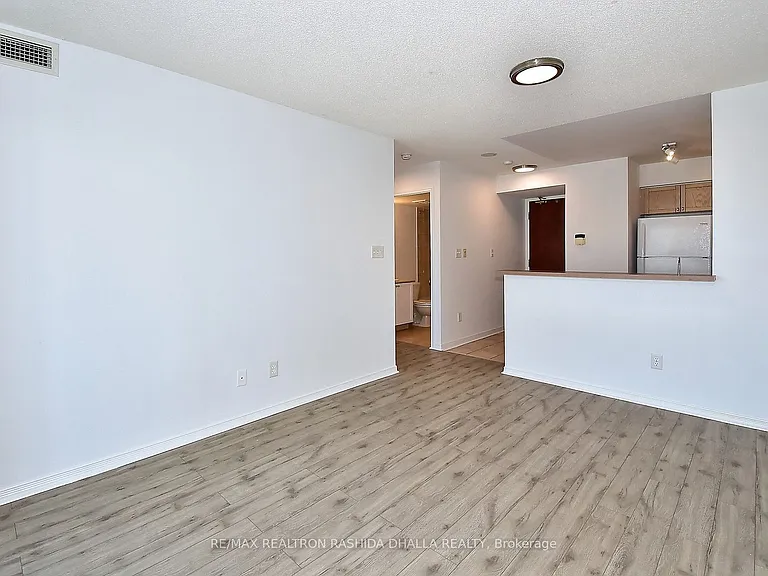 39 Oneida Cres #610 — Photo 12