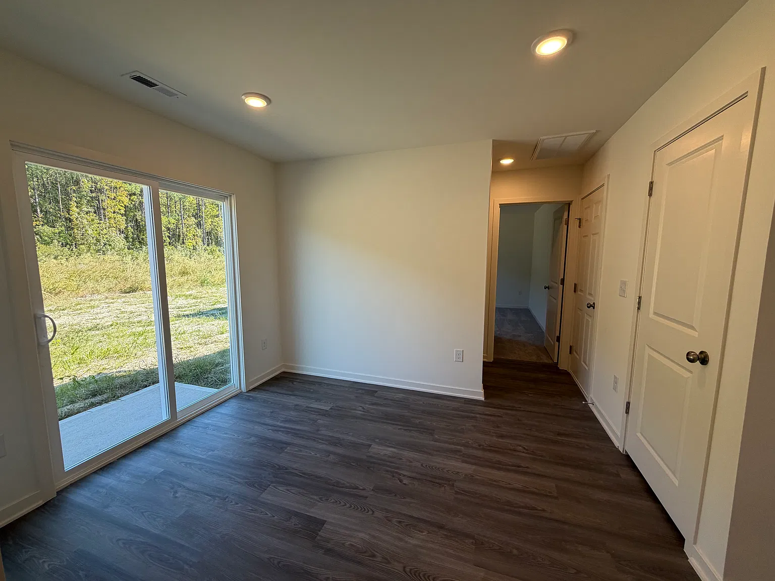 4 bed, 1774 sqft, $2,195 — Photo 3