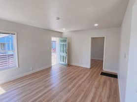 2924 Carlson Blvd