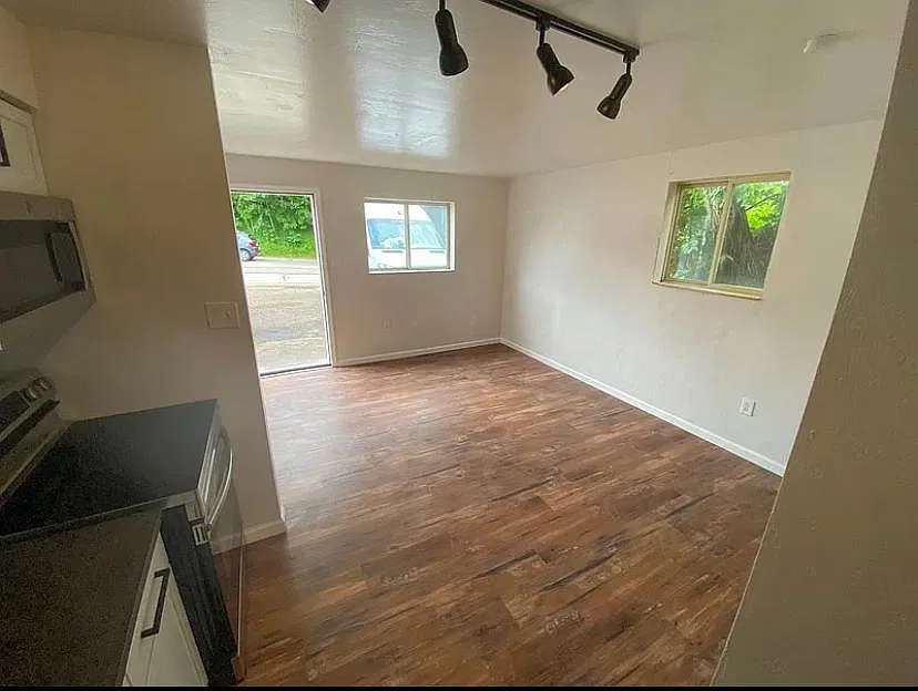 1 bed, 800 sqft, $1,100 — Photo 4