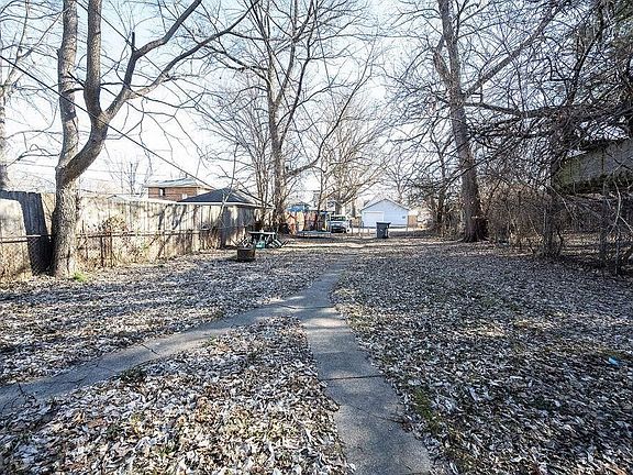 3rd image of 1225.5 N Tacoma Ave