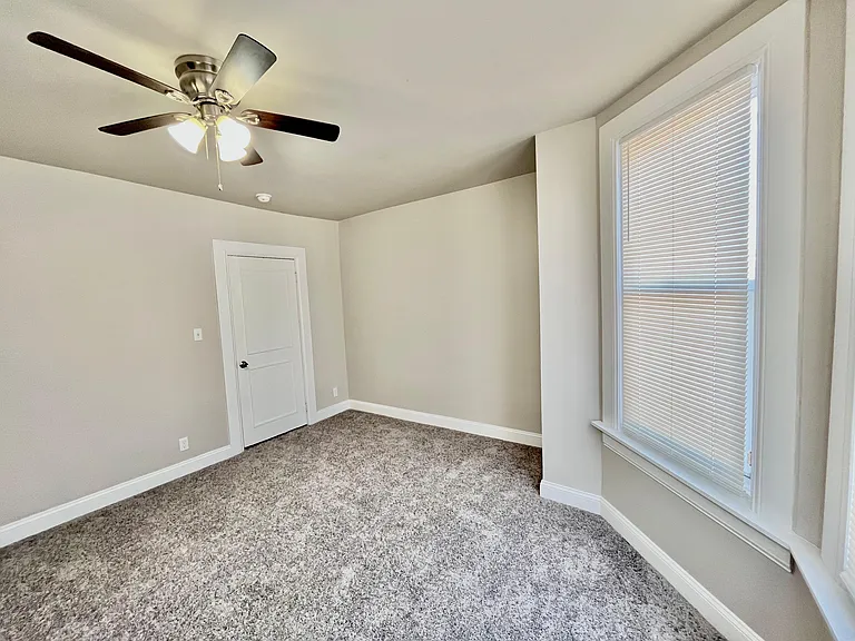 1442 N Vogdes St — Photo 18