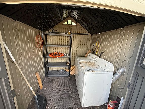 4th image of Avocado Ln #543