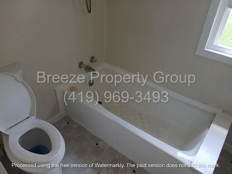 621 N Metcalf St — Photo 5