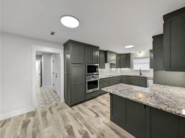 10049 Noah Rd, Gravette, AR 72736