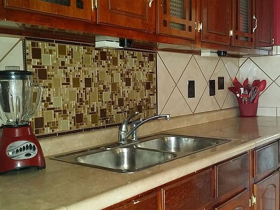 4th image of 1104 Skyway Dr