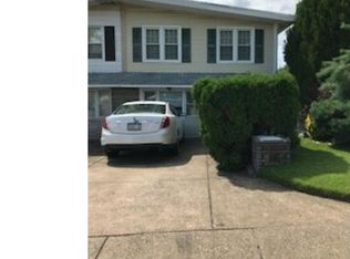 1134 Chesworth Rd, Philadelphia, PA 19115