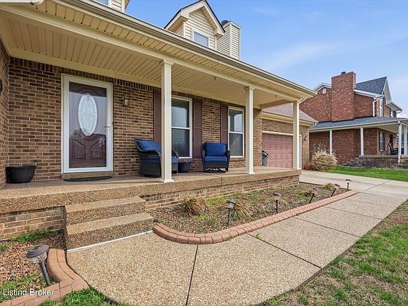 5th image of 484 Circle Valley Dr