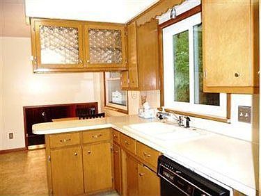 5th image of 1450 Rowles Dr