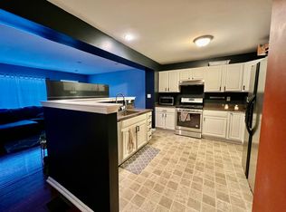 126 Fairway Dr, Collegeville, PA 19426