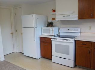 19464 Hickory Ridge Rd APT 1, Fenton, MI 48430