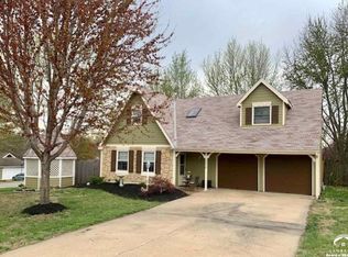 3620 Lakecrest Ct, Lawrence, KS 66049