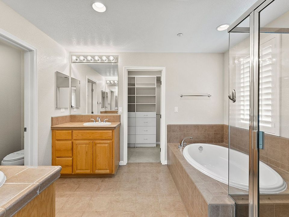 1st image of 4032 Crandall Cir
