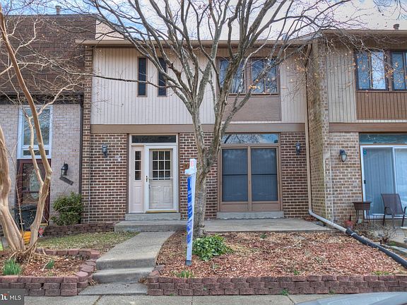 2nd image of 2678 Seville Cir