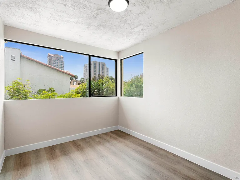 3878 La Jolla Village Dr — Photo 10
