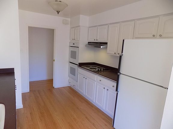 2nd image of 996 Glennan Dr