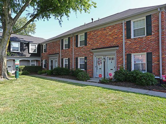 3rd image of 153 Yeardley Dr