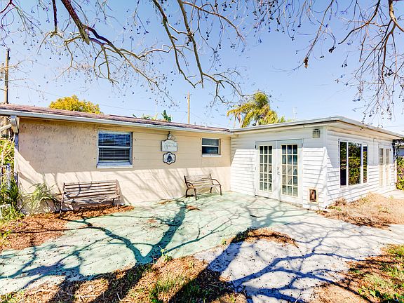 5th image of 13710 Leslie Dr