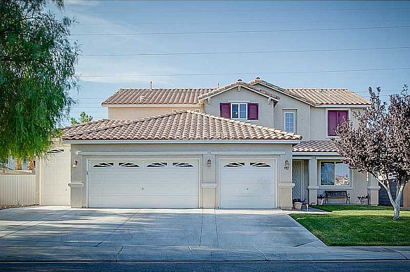 1st image of 902 Bear Mountain Ave
