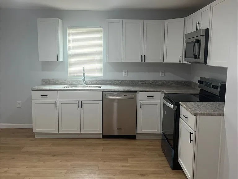 1252 Jefferson St — Photo 5