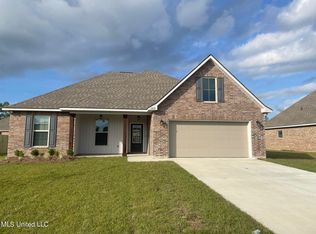 11612 Rosalie Pl, Ocean Springs, MS 39564