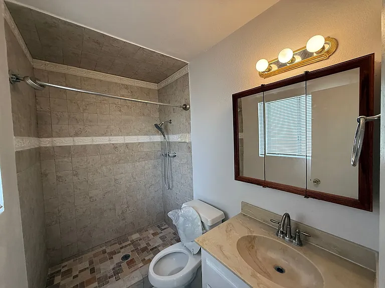 15991 N Culver Rd — Photo 8
