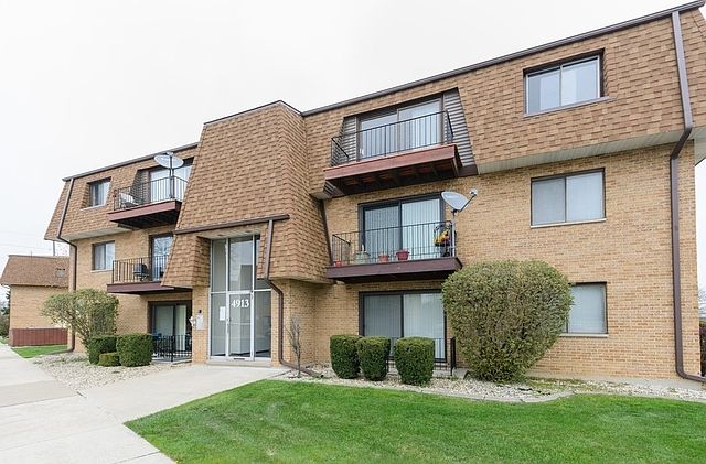 1st image of 4913 W 109th St APT 303
