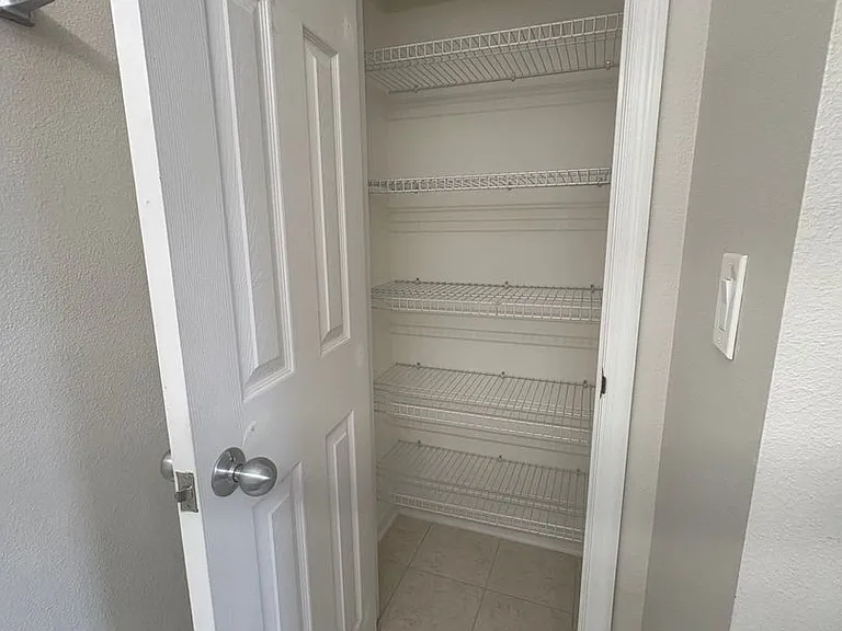 607 Crystal Way — Photo 17