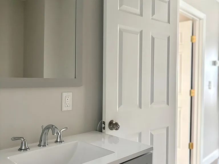 48 Knox St #3 — Photo 11