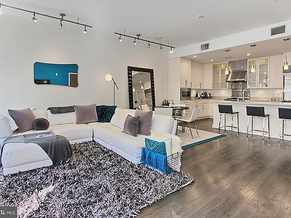 3rd image of 1610 N Queen St #224