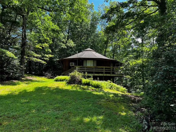 314 Powell Dr, Rosman, NC 28772