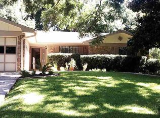 324 San Saba St, Meadowlakes, TX 78654