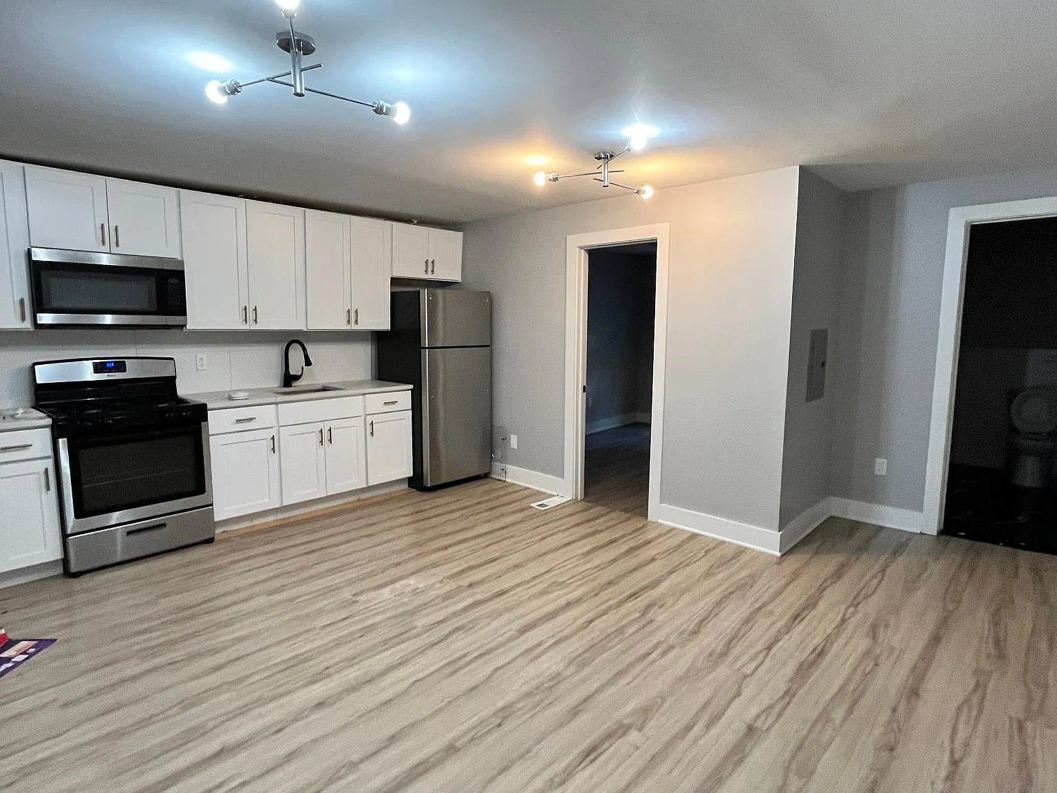 2 bed, 800 sqft, $1,875 — Photo 1