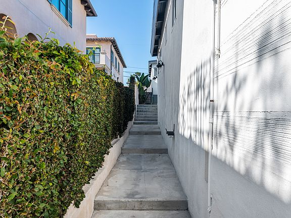 3rd image of 109 Paseo De La Playa #6B