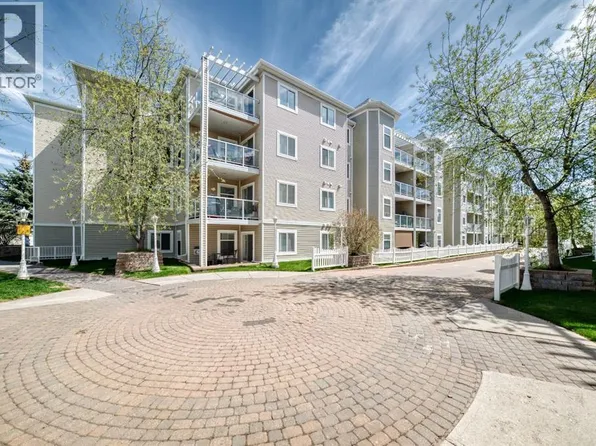 290 Shawville Way SE, Calgary, AB T2Y 3Z9