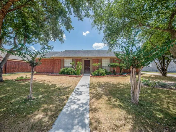 13211 Rosstown Drive, Sugar Land, TX 77478