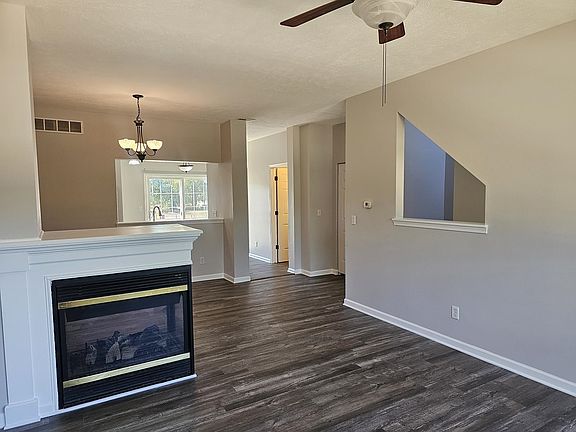 4th image of 2429 River Oaks Ln Unit 2