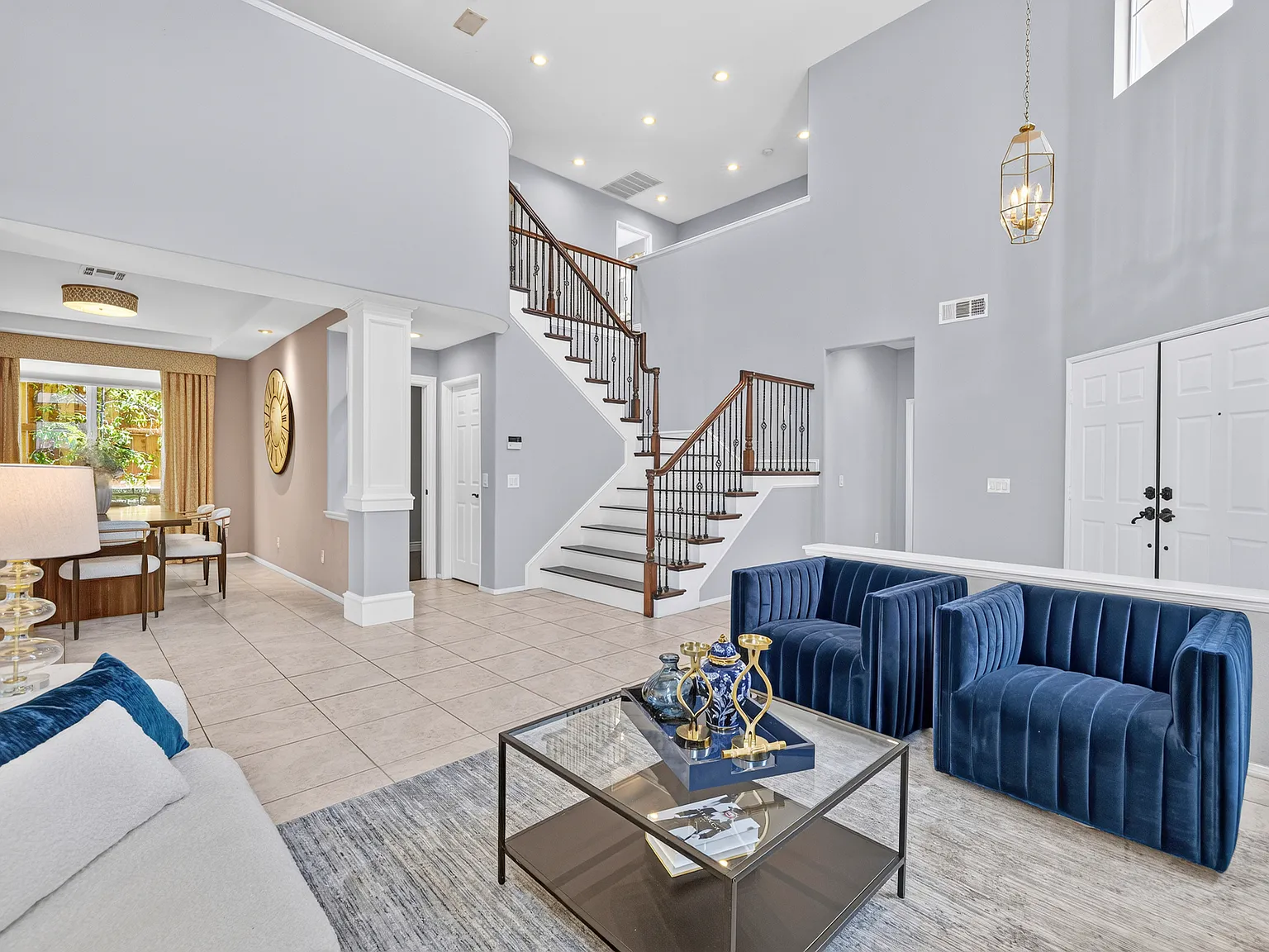 4 bed, 2632 sqft, $6,000 — Photo 2
