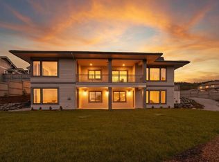 5611 Autumn Park Dr, Medford, OR 97504