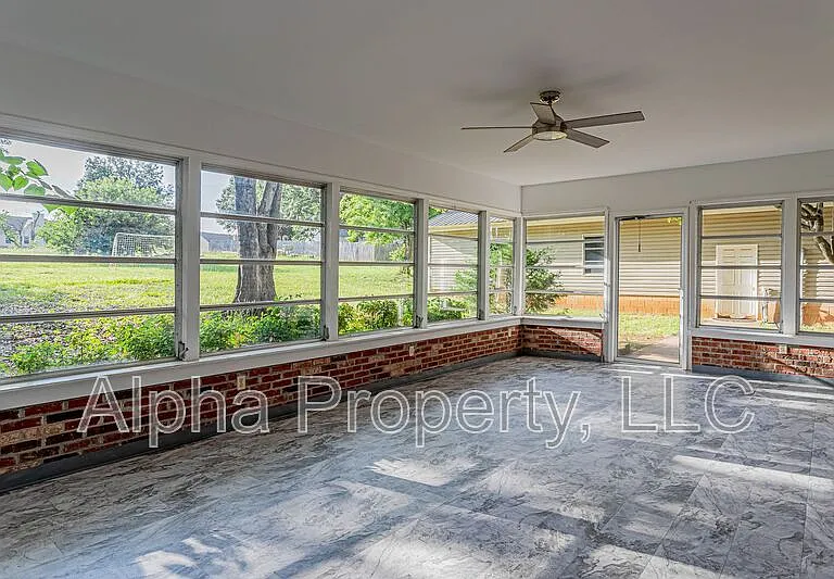 109 Roberts Cir — Photo 20
