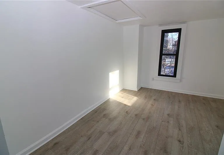 1629 Glenbrook Ave — Photo 6