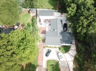 4726 Pennoak Rd, Greensboro, NC 27407