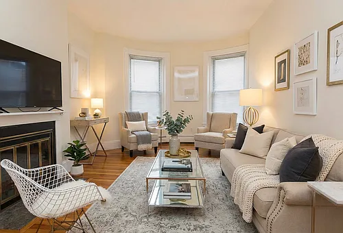 922 Beacon St #24 Photo 1