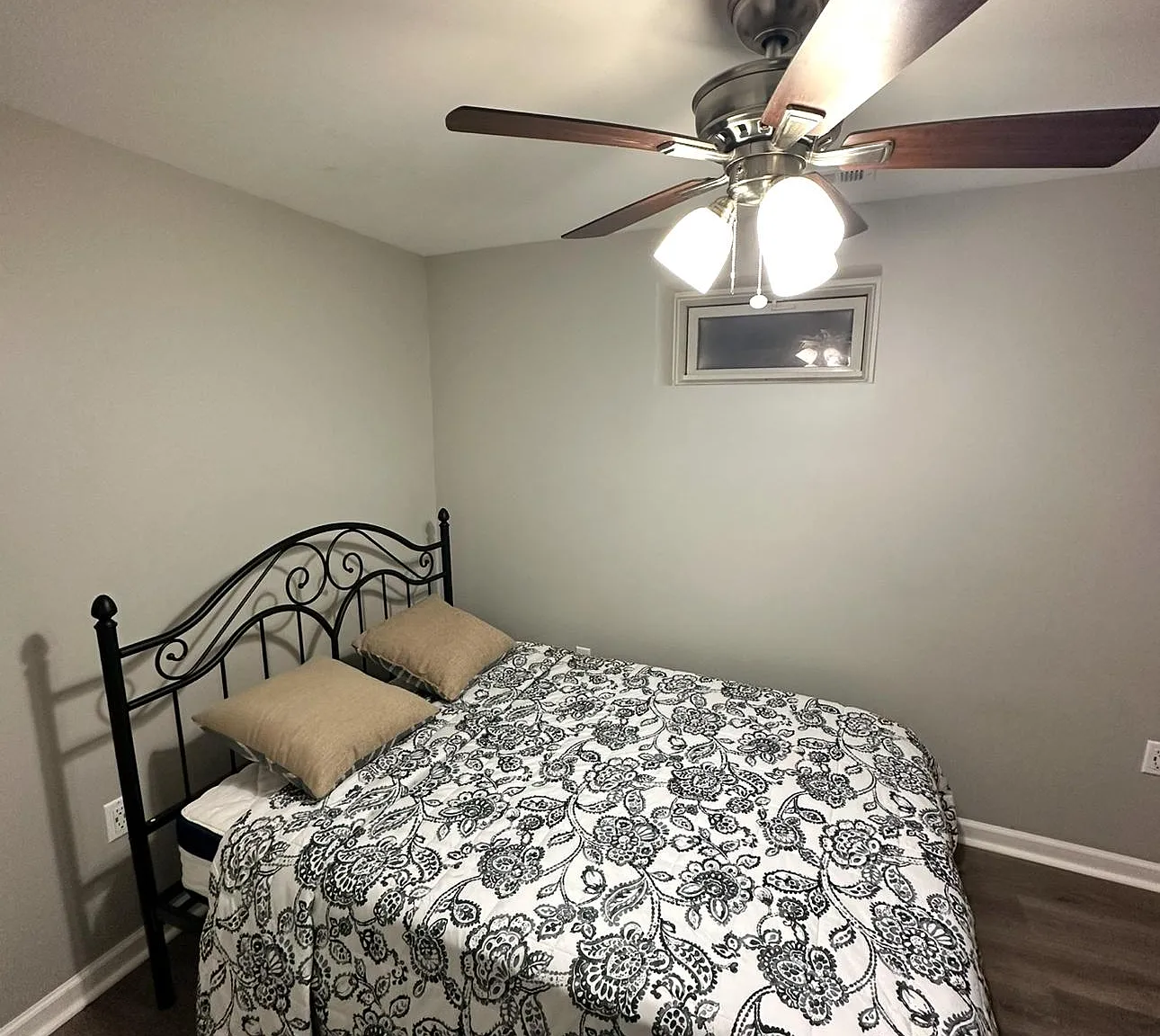 3 bed, 1.0 bath, 1000 sqft, $1,092 — Photo 2