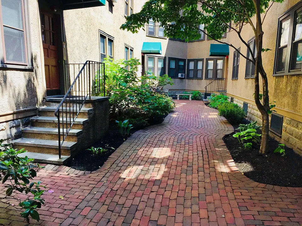 Oak Terrace courtyard