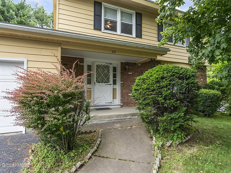 32 Hopewell St — Photo 1