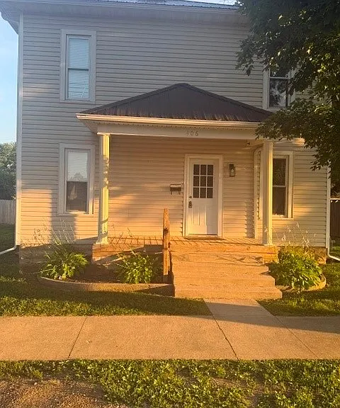 409 W Walnut St — Photo 5