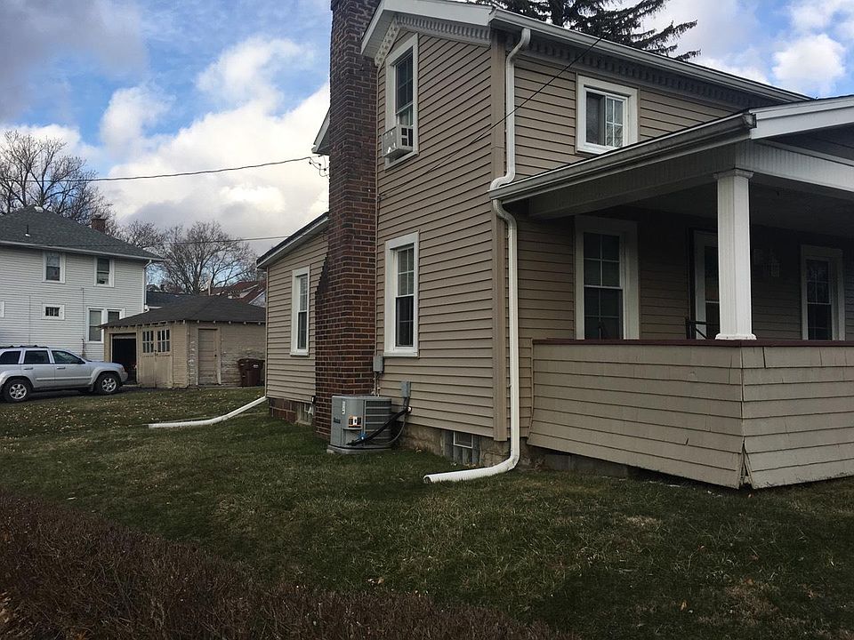 2nd image of 1115 Griswold St